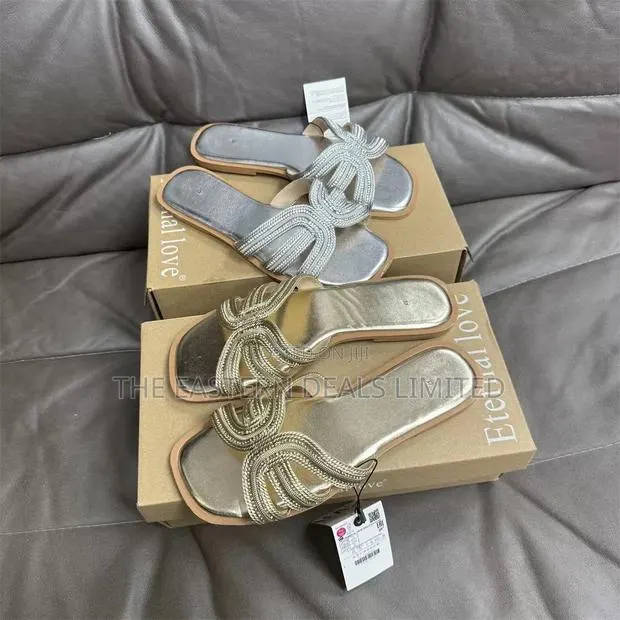 Zara Shiny Slippers · Photo 1