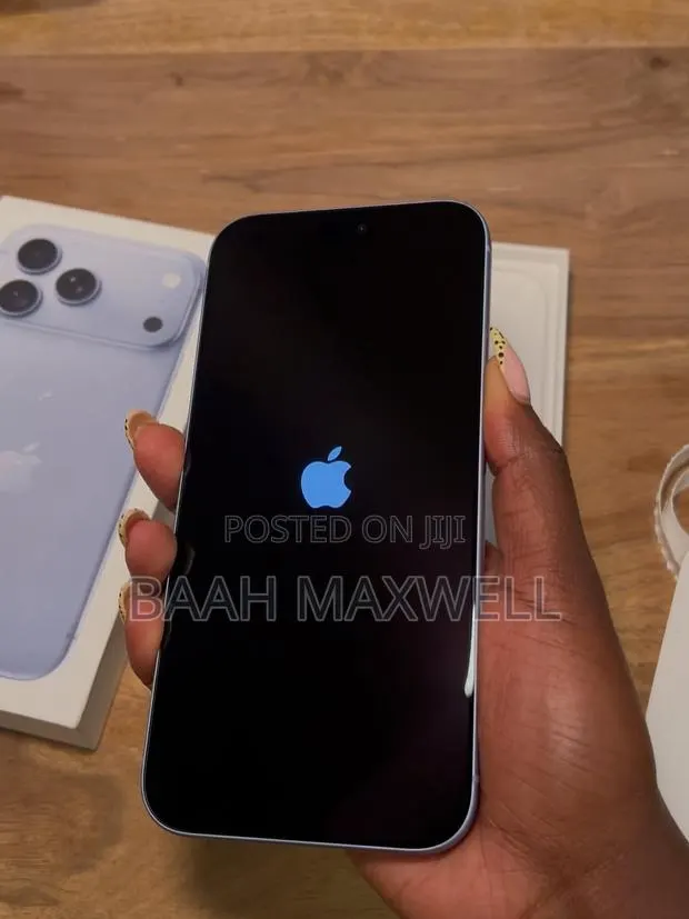 New Apple iPhone 18 Pro Max 512 GB Blue · Photo 5