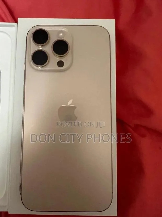 Apple iPhone 16 Pro Max 256 GB Gold · Photo 1