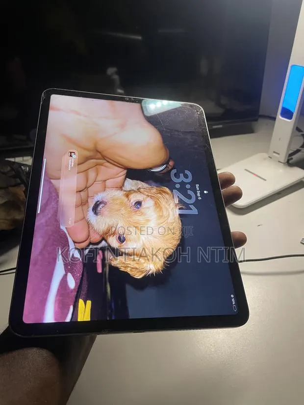 Apple iPad Pro 11 (2024) 128 GB Gray · Photo 1