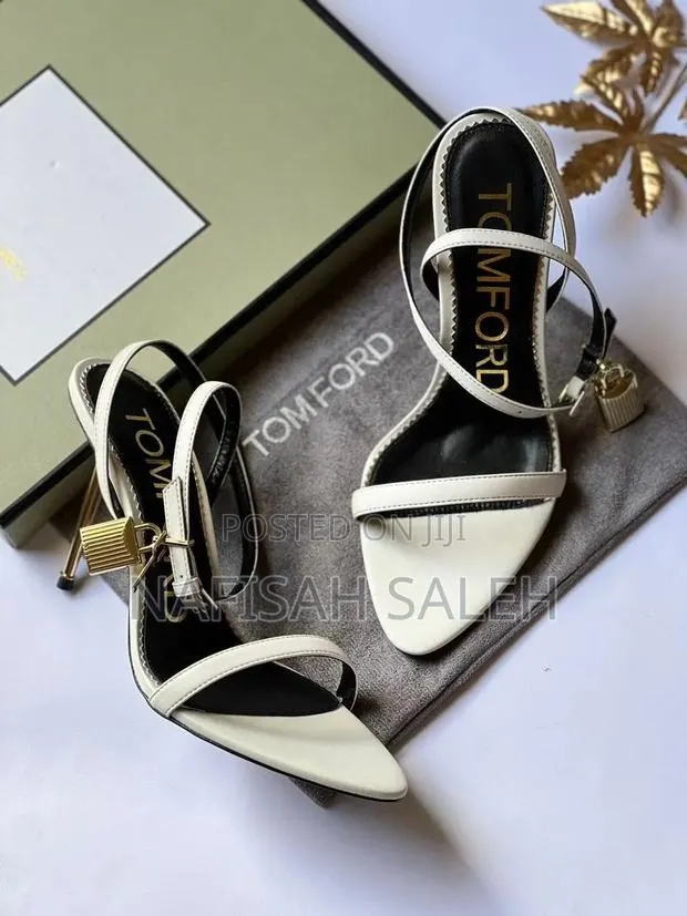 Elegant Pointed -Toe High Heel Scandals for Ladies · Photo 1