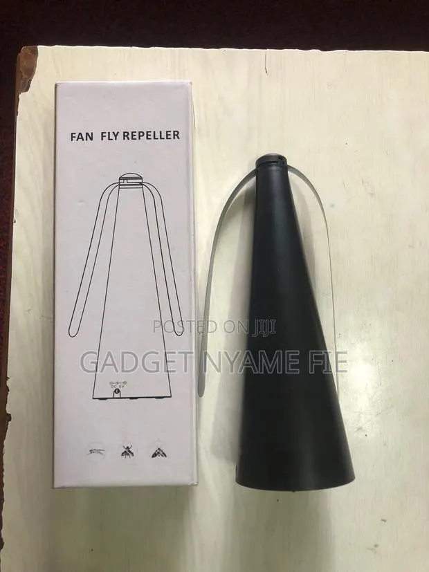 Chemical Free Battery Operated Fly Repelling Fan · Photo 1