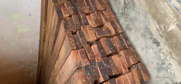Red Wood 2x6 for Roofing and Frame · Photo 1
