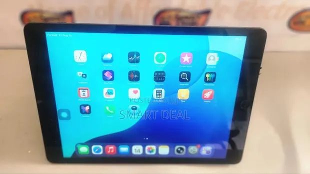 Apple iPad (2022) 64 GB Gray · Photo 1
