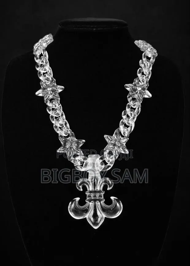 Necklace Cgrine Hearts · Photo 1