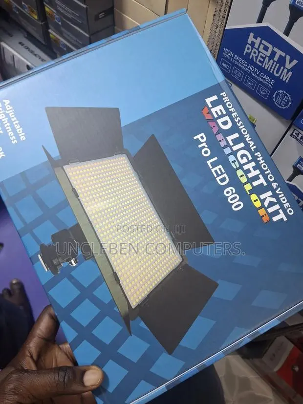 Professional Photo and Video Light Led 600 · Photo 1