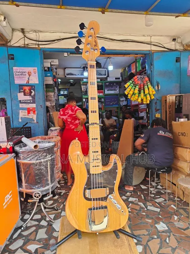 Fender Bass Jazz Guitar · Photo 1