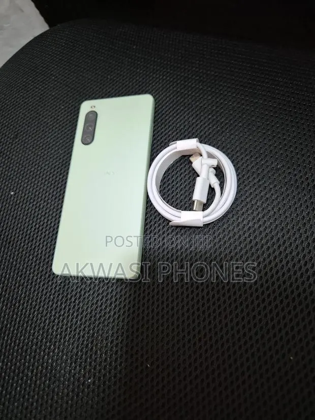 New Sony Xperia 10 V 128 GB Green · Photo 1