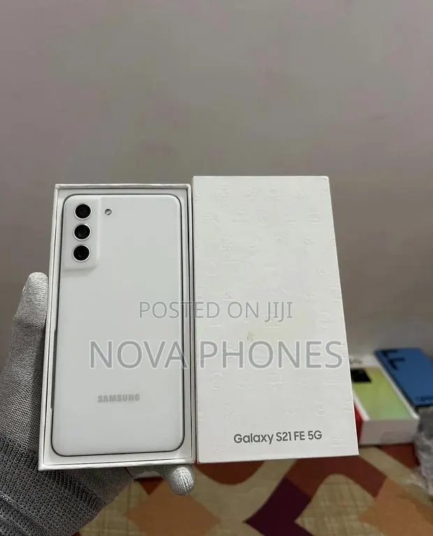 New Samsung Galaxy S21 FE 128 GB White · Photo 1