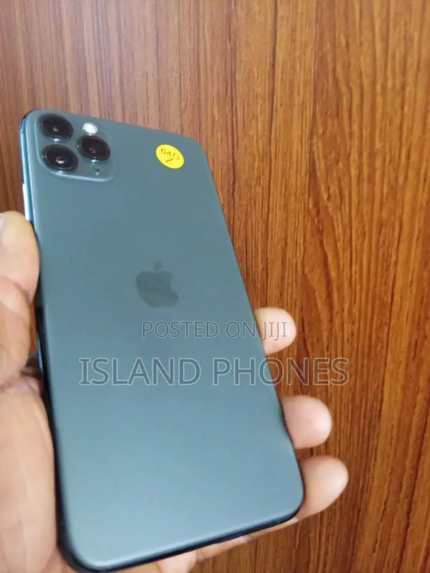 Apple iPhone 11 Pro Max 64 GB Black · Photo 1