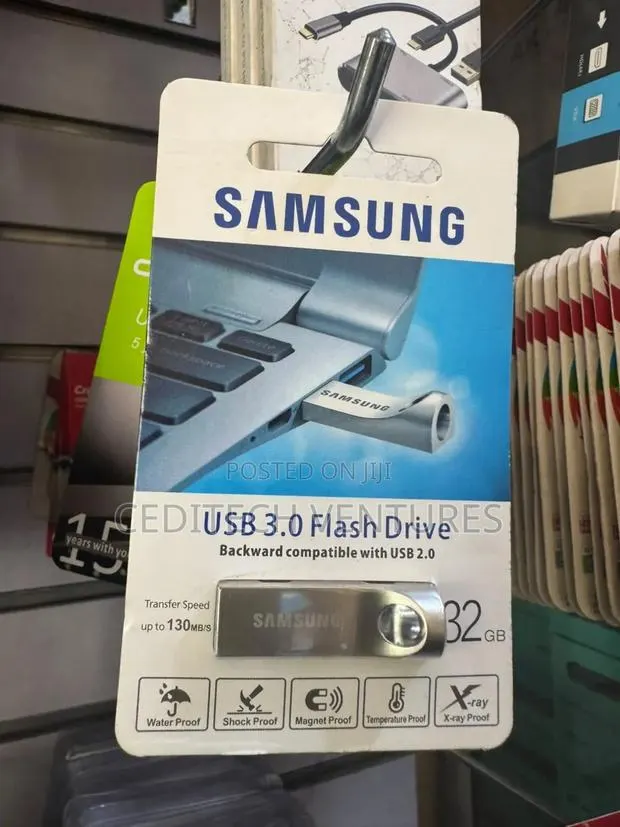 32GB Pendrive · Photo 1