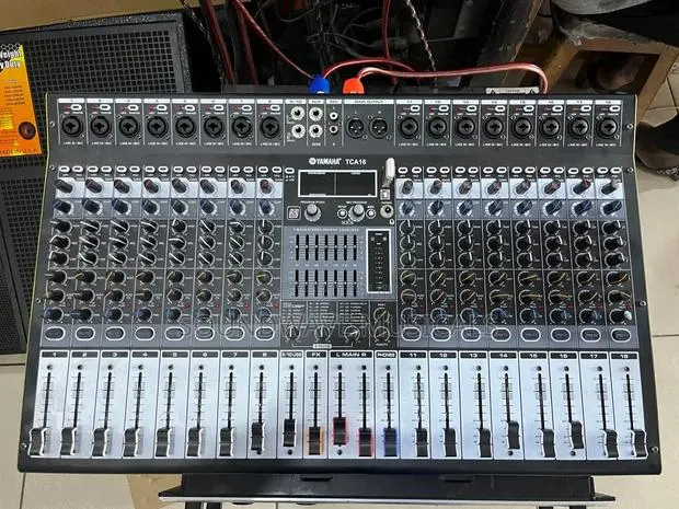 Yamaha TCA16 Powered Mixer (18channel) · Photo 1