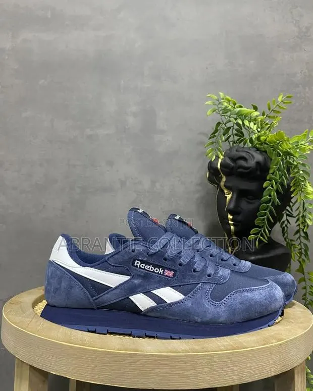 Reebok Classic Lace Up Navy Blue Available · Photo 1
