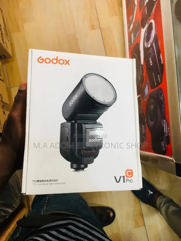 Godox V1 Pro: Light Up Your World. · Photo 1