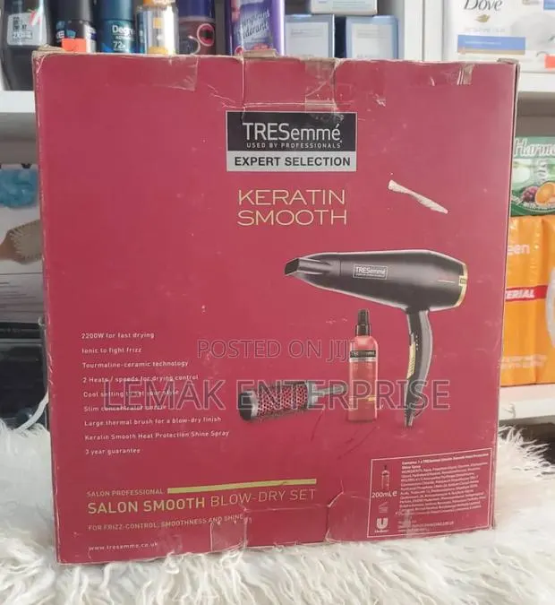 TRESemmé Keratin Saloon Hand Dryer · Photo 1