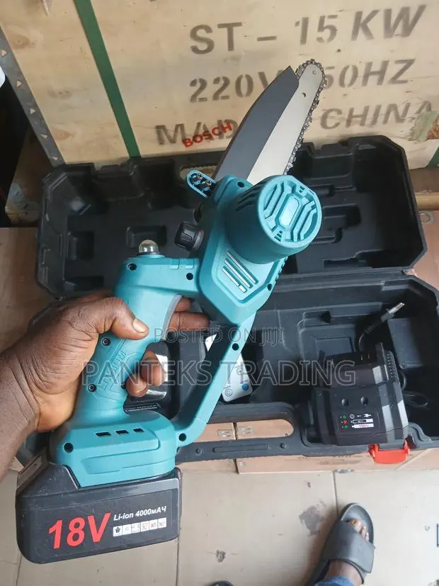 Cordless Chain Saw · Photo 1