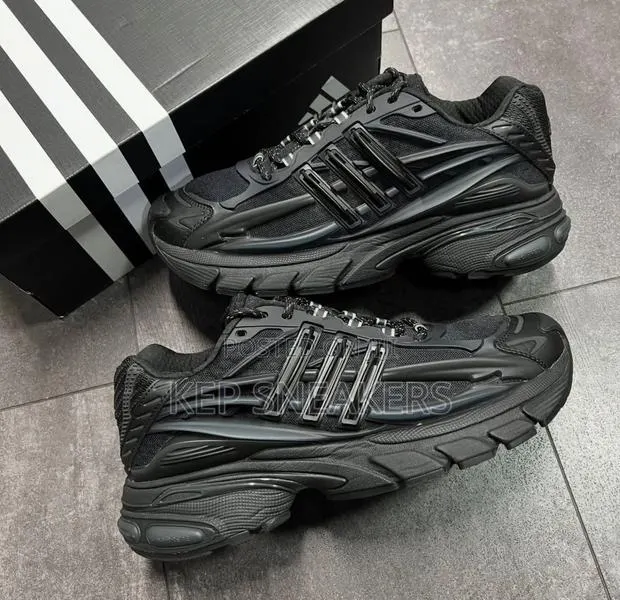 Adidas Pharrell Williams Adistar · Photo 1