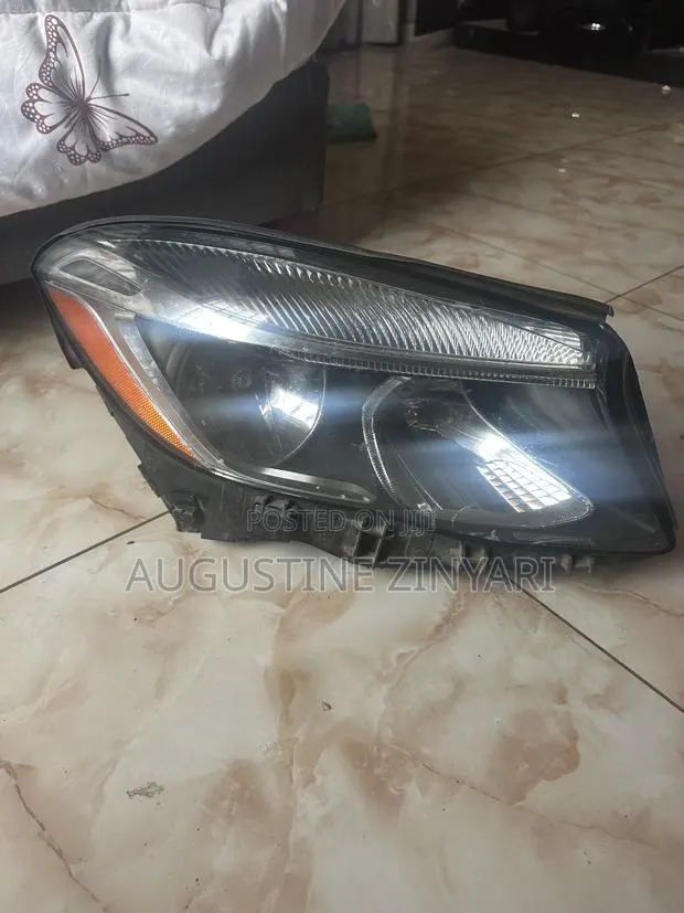 GLA-250 Head Light · Photo 1
