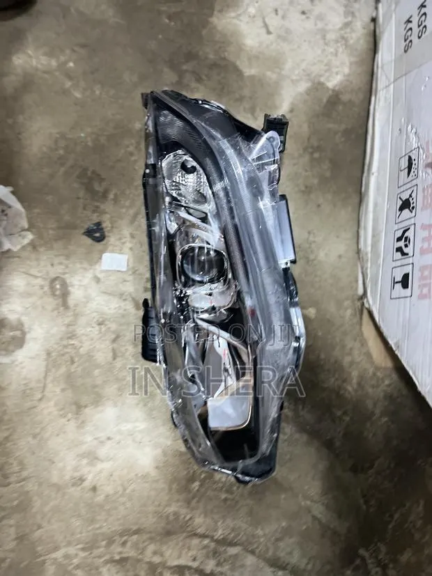 Honda Civic 2016 2017 2018 2019 2020 2021 Head Light Normal · Photo 1