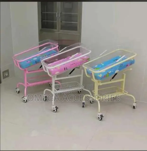 Portable Baby Cot · Photo 1