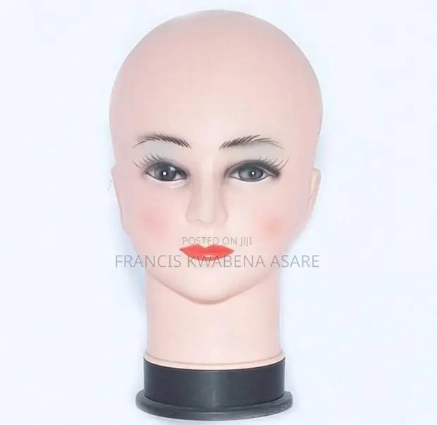 Non Peirceble Mannequin Head · Photo 1