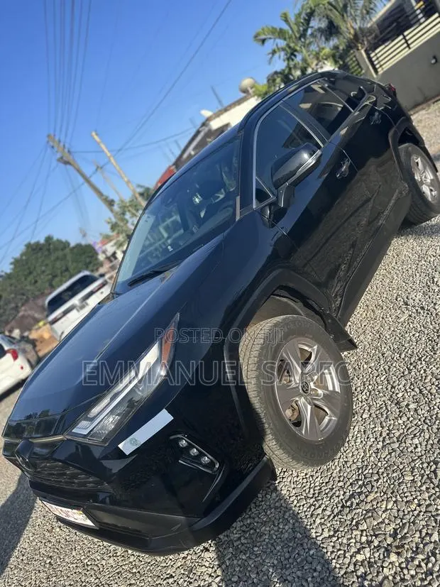 Toyota RAV4 2023 Blue · Photo 1