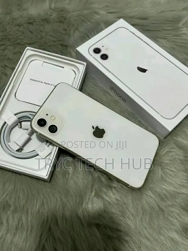 New Apple iPhone 11 128 GB White · Photo 1