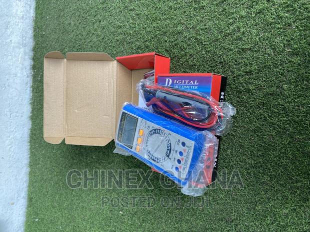 Digital Multimeter A830l · Photo 2