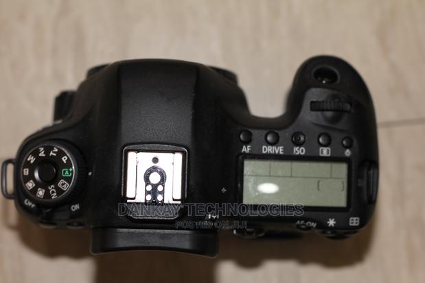 Canon 6d Body With Battery and Charger · Photo 2
