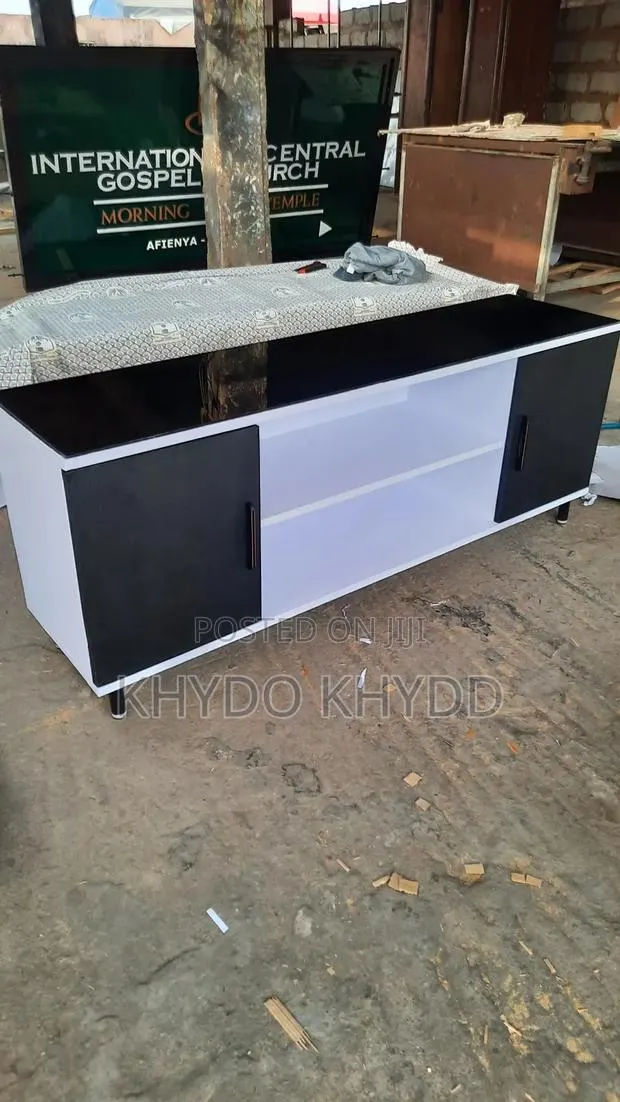 TV Console Unit · Photo 1