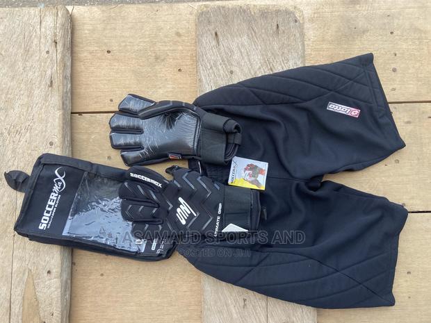 Original Goalkeepers Gloves and Pant at Cool Price · Photo 1
