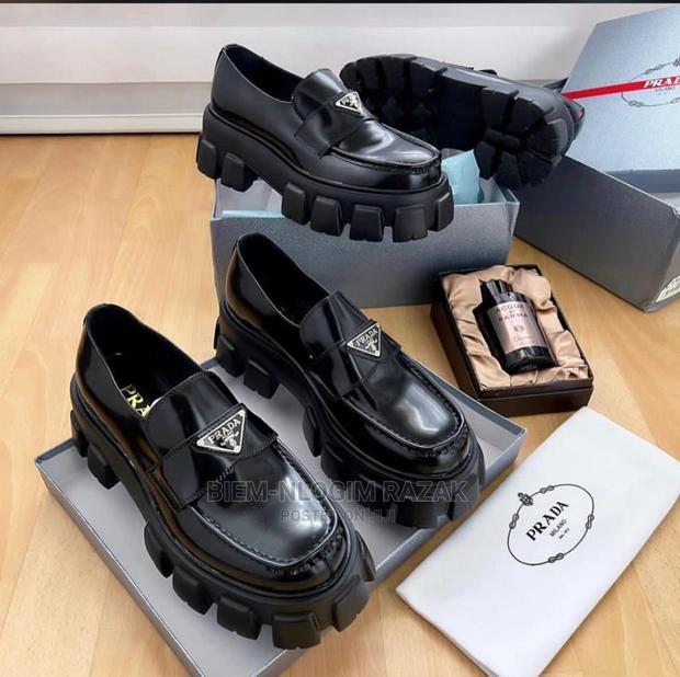 Original Prada Blazers Available in Stock · Photo 5