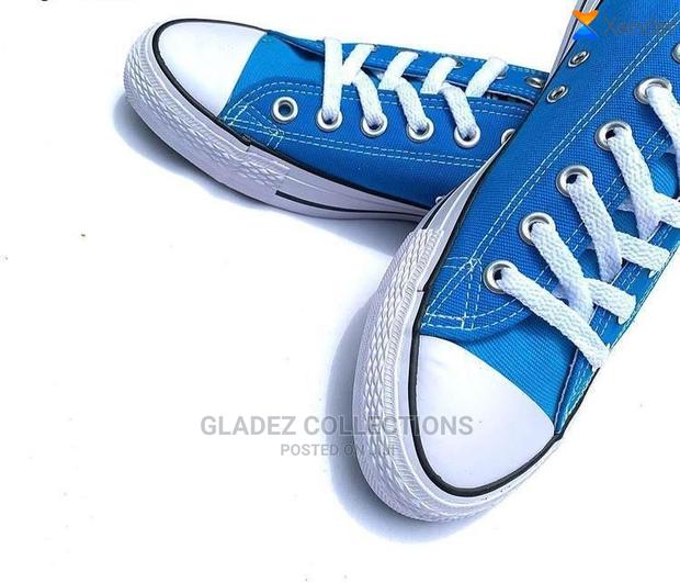 Canvas Shoes · Photo 2