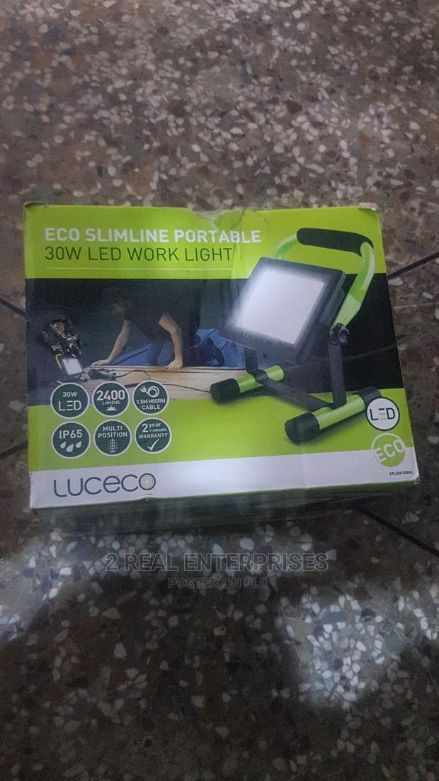 Stanley Light 10w LED Slimline PIR Flood · Photo 1
