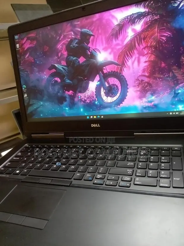 Laptop Dell Precision 7710 16GB Intel Core i7 SSD 256GB · Photo 1