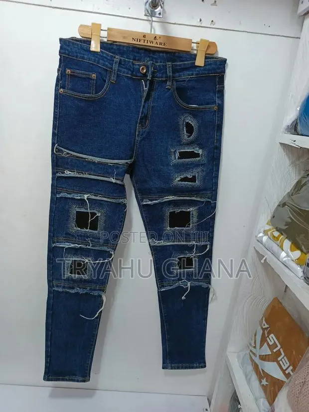 Feel Comfortable With a Denim Jeans · Photo 1