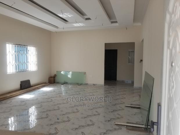 3bdrm House in Spintex for sale · Photo 4