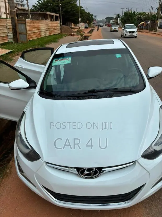Hyundai Elantra 2016 White · Photo 1
