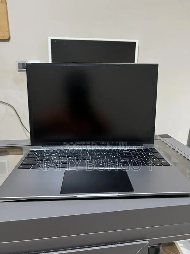 Laptop 16GB Intel SSD 500GB · Photo 1