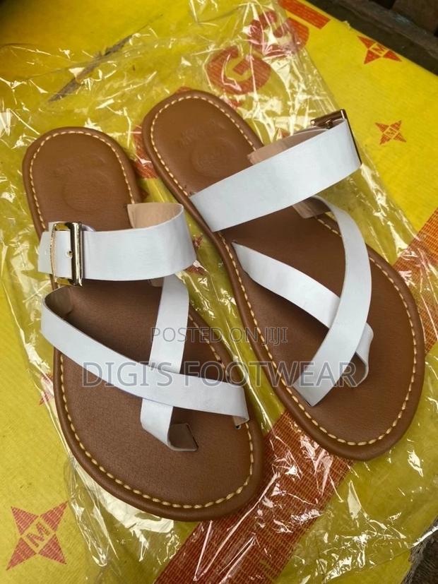 White Ladies Slippers · Photo 2