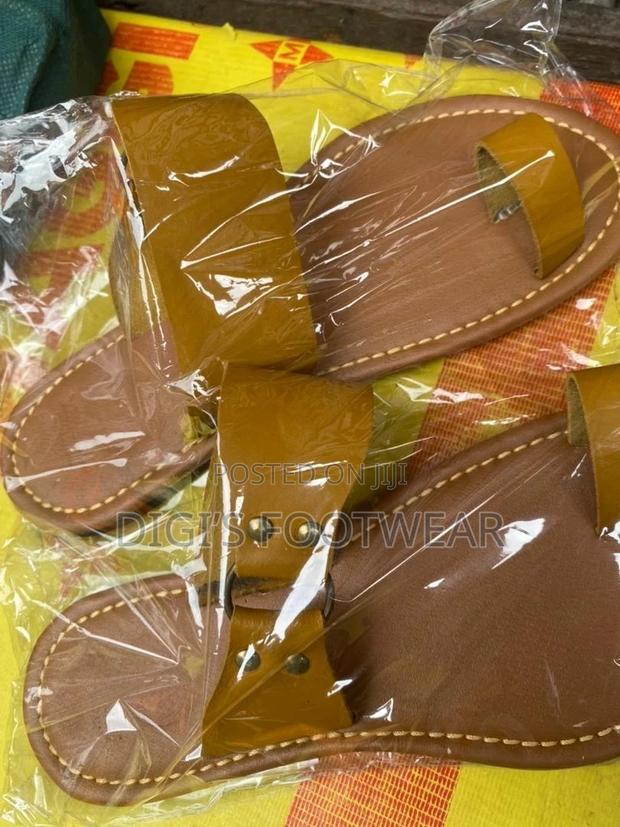 Goldish Yellow Ladies Slippers · Photo 3