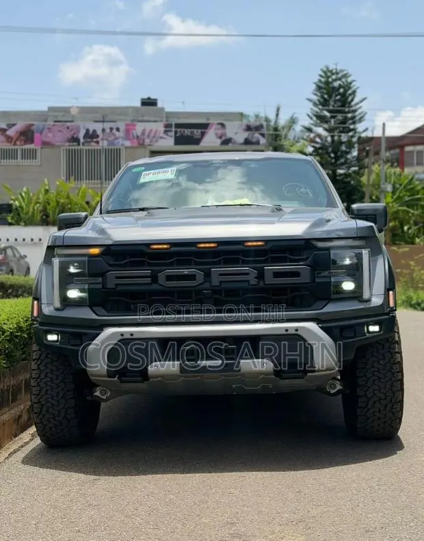 New Ford F-150 2025 Black · Photo 1
