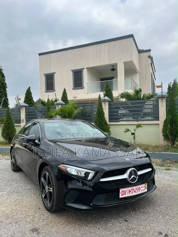 Mercedes-Benz 220 2019 Black · Photo 1