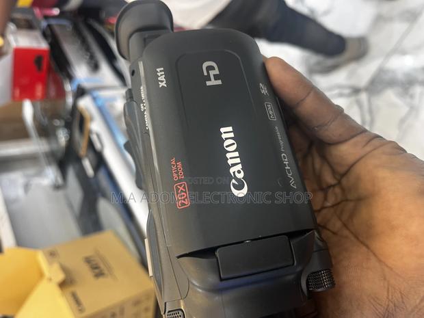 Canon Xa11 HD Professional Camcorder · Photo 1