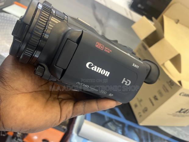 Canon Black Color Xa11 Professional Handheld Camera · Photo 1