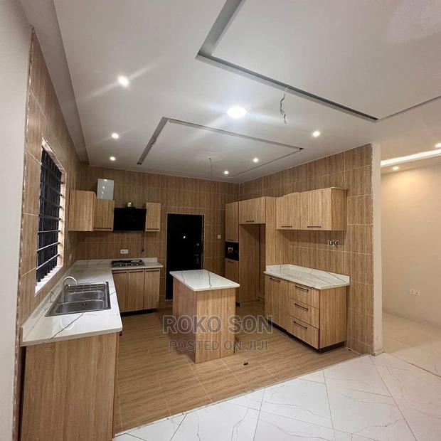 5bdrm Duplex in Dr Roko, Accra Metropolitan for sale · Photo 4
