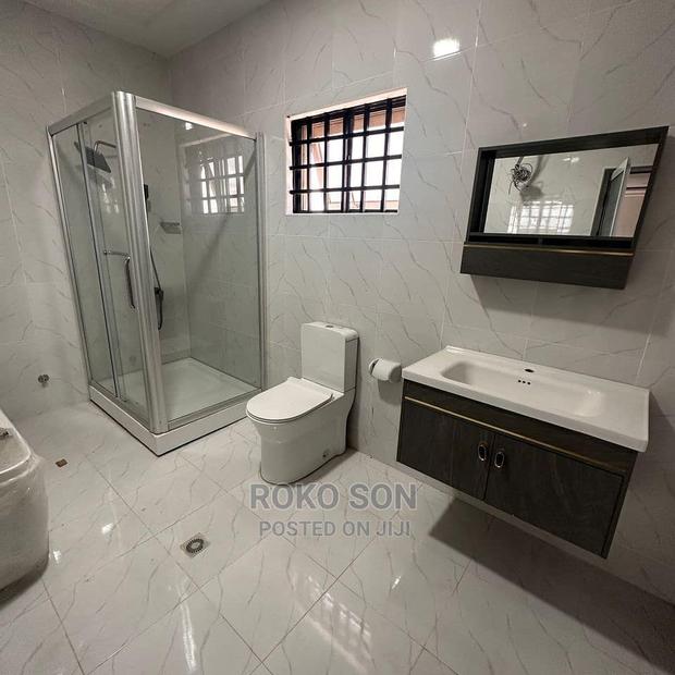 5bdrm Duplex in Dr Roko, Accra Metropolitan for sale · Photo 7
