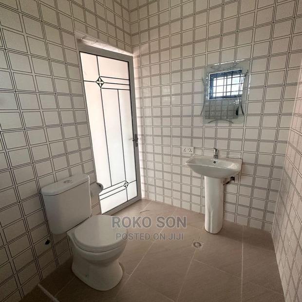 5bdrm Duplex in Dr Roko, Accra Metropolitan for sale · Photo 6