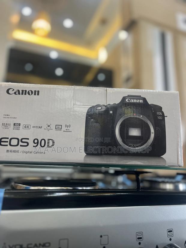 Canon UHD Crystal Clear DSRL Camera With 18-135mm Lens · Photo 1