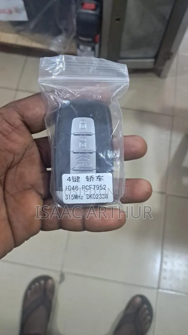 Car Keys and Control Board Programming · Photo 1